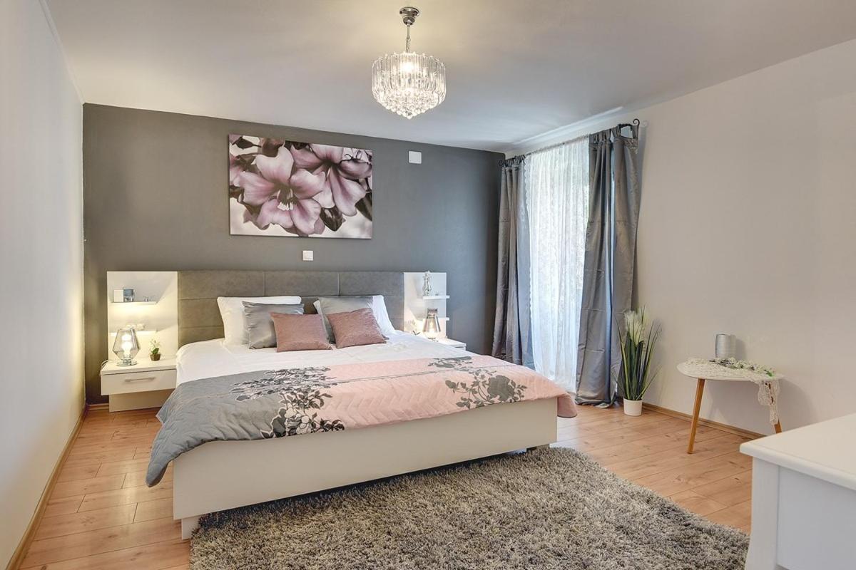 Villa Micol Gajana ภายนอก รูปภาพ